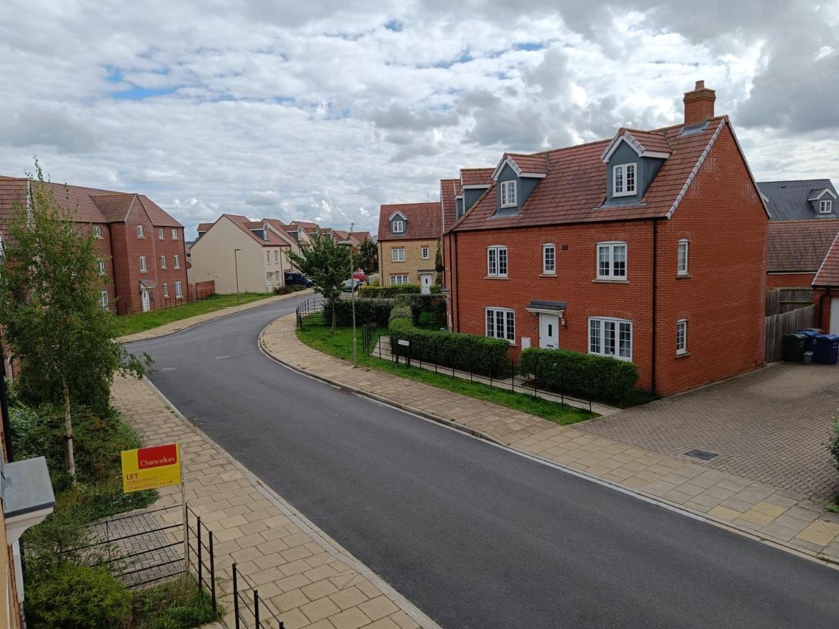 3 Bedroom Townhouse Near Bicester Village Екстериор снимка
